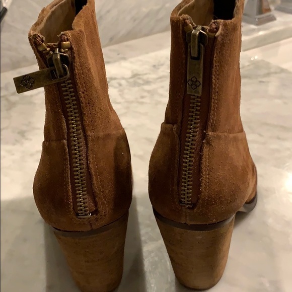 Arturo Chiang suede chestnut booties Sz 7 fall ❤️ - Picture 8 of 8